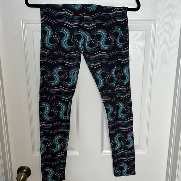 Buttery soft designed leggings - Picture 1 of 1